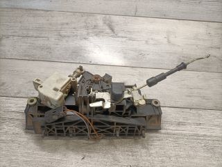 bontott AUDI A6 C5 Csomagtér Nyitó Kar / Gomb