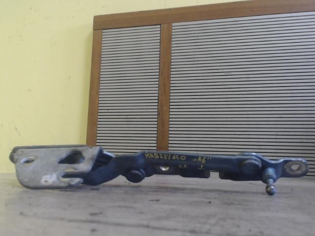 bontott AUDI A6 C5 Csomagtérajtó Jobb Zsanér