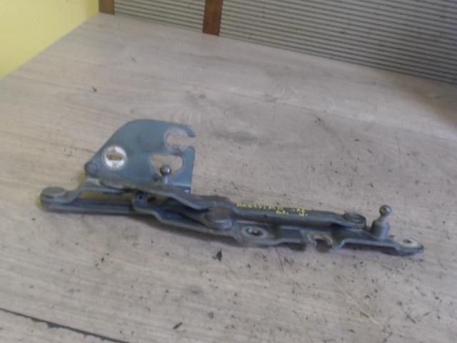 bontott AUDI A6 C5 Csomagtérajtó Jobb Zsanér