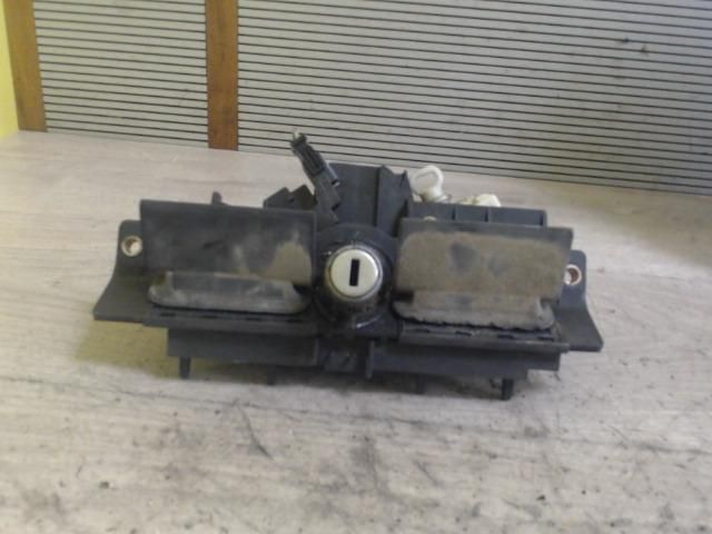 bontott AUDI A6 C5 Csomagtérajtó Zárbetét