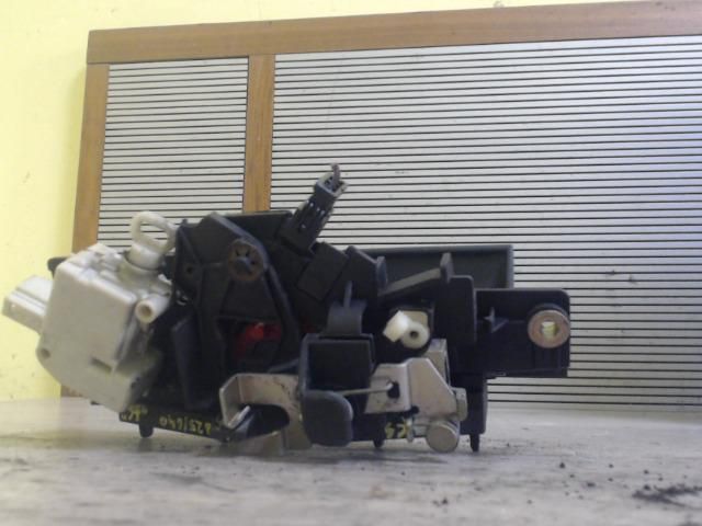 bontott AUDI A6 C5 Csomagtérajtó Zárbetét