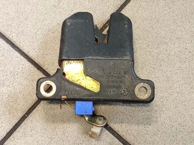 bontott AUDI A6 C5 Csomagtérajtó Zárszerkezet