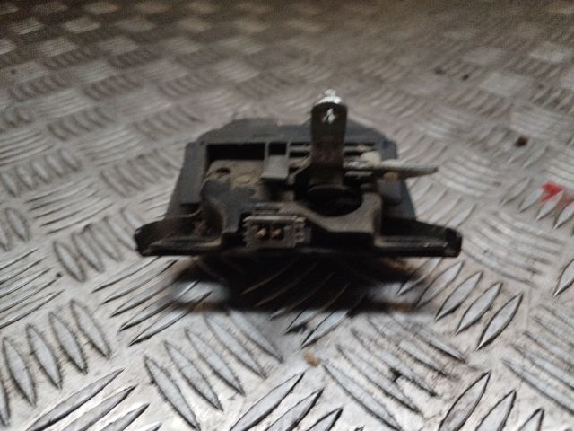 bontott AUDI A6 C5 Csomagtérajtó Zárszerkezet