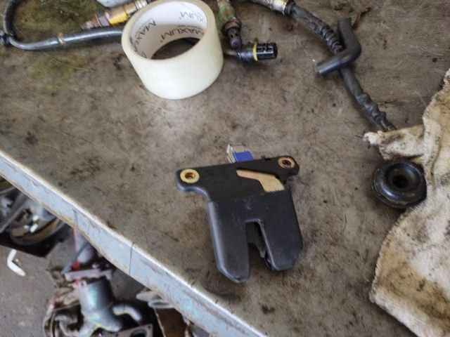 bontott AUDI A6 C5 Csomagtérajtó Zárszerkezet