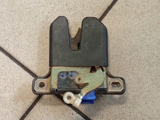 bontott AUDI A6 C5 Csomagtérajtó Zárszerkezet