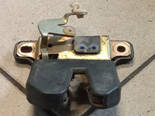 bontott AUDI A6 C5 Csomagtérajtó Zárszerkezet