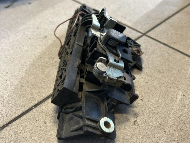 bontott AUDI A6 C5 Csomagtérajtó Zárszerkezet