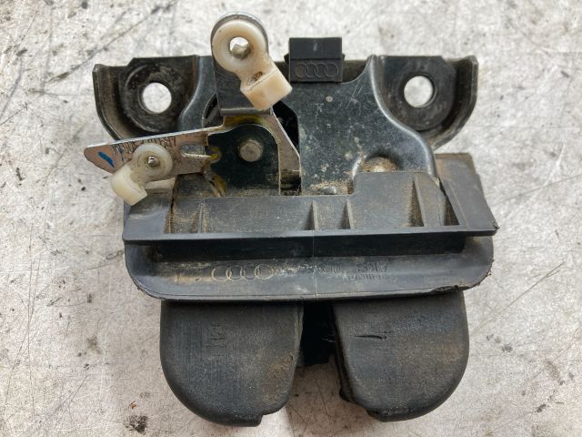 bontott AUDI A6 C5 Csomagtérajtó Zárszerkezet