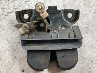 bontott AUDI A6 C5 Csomagtérajtó Zárszerkezet