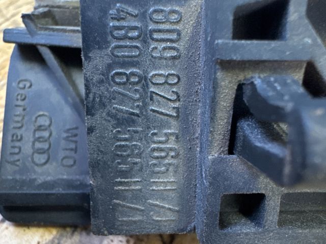 bontott AUDI A6 C5 Csomagtérajtó Zárszerkezet