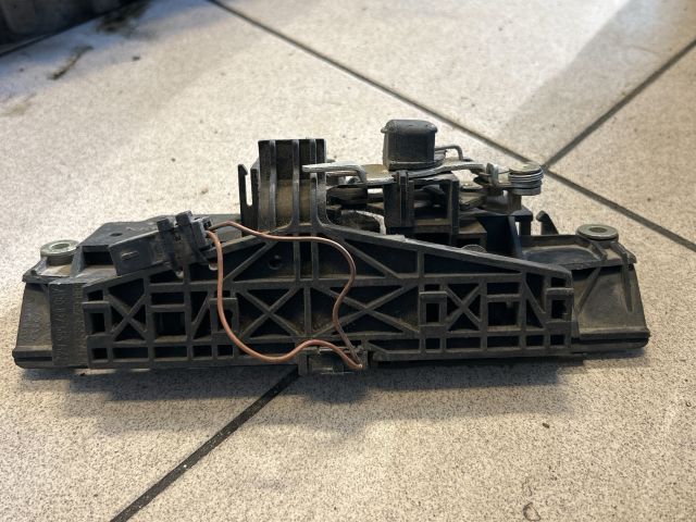 bontott AUDI A6 C5 Csomagtérajtó Zárszerkezet