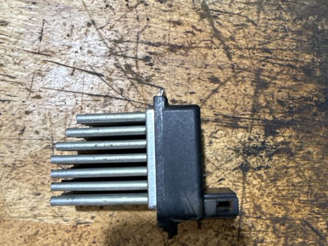 bontott AUDI A6 C5 Előtét Ellenállás Fűtőmotor