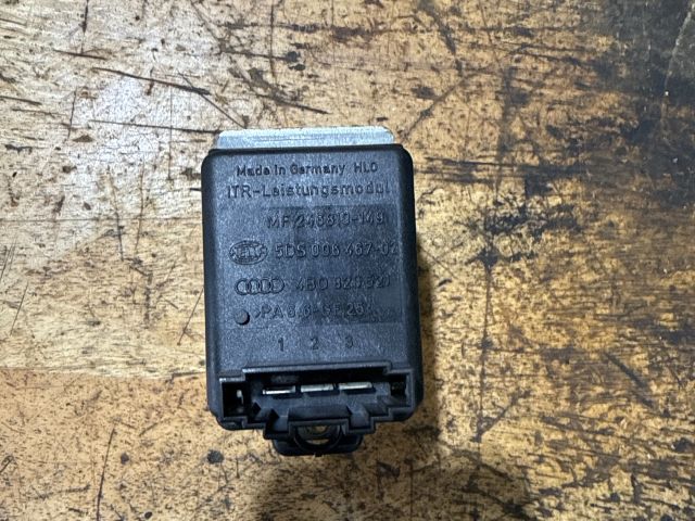 bontott AUDI A6 C5 Előtét Ellenállás Fűtőmotor