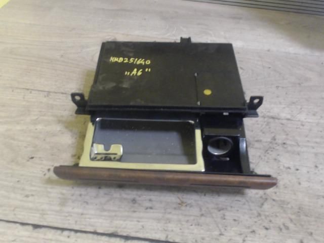 bontott AUDI A6 C5 Első Hamutartó