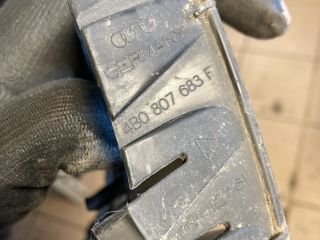 bontott AUDI A6 C5 Első Lökhárító Alsó Középső Díszrács