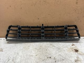 bontott AUDI A6 C5 Első Lökhárító Alsó Középső Díszrács