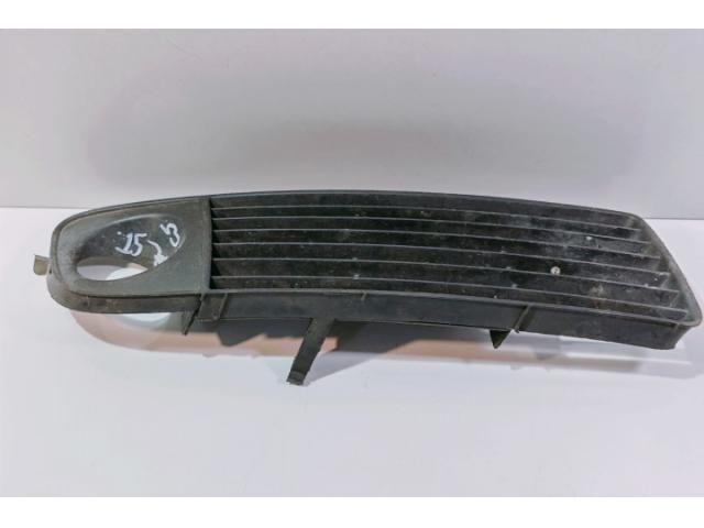 bontott AUDI A6 C5 Első Lökhárító Jobb Díszrács