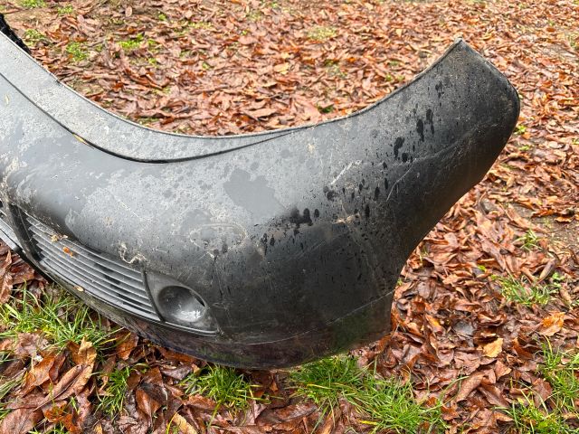 bontott AUDI A6 C5 Első Lökhárító (Részeivel)