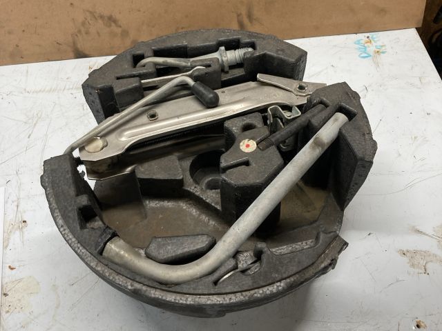 bontott AUDI A6 C5 Emelő