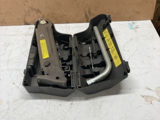 bontott AUDI A6 C5 Emelő