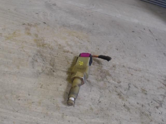 bontott AUDI A6 C5 Fék Pedál Kapcsoló