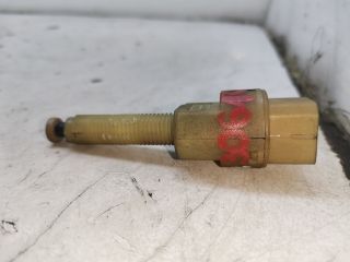 bontott AUDI A6 C5 Fék Pedál Kapcsoló