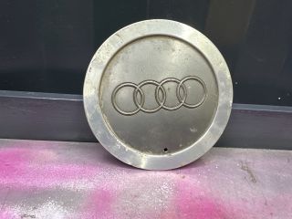 bontott AUDI A6 C5 Felniközép (1 db)