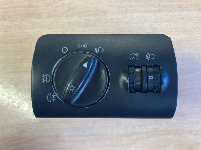 bontott AUDI A6 C5 Fényszórómagasság Állító Kapcsoló