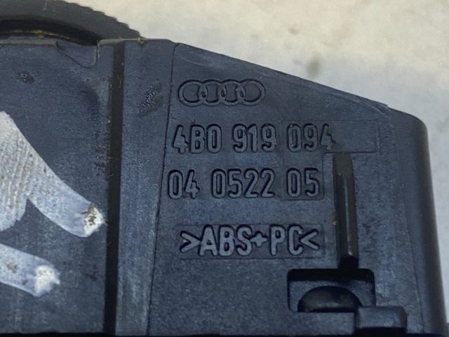 bontott AUDI A6 C5 Fényszórómagasság Állító Kapcsoló