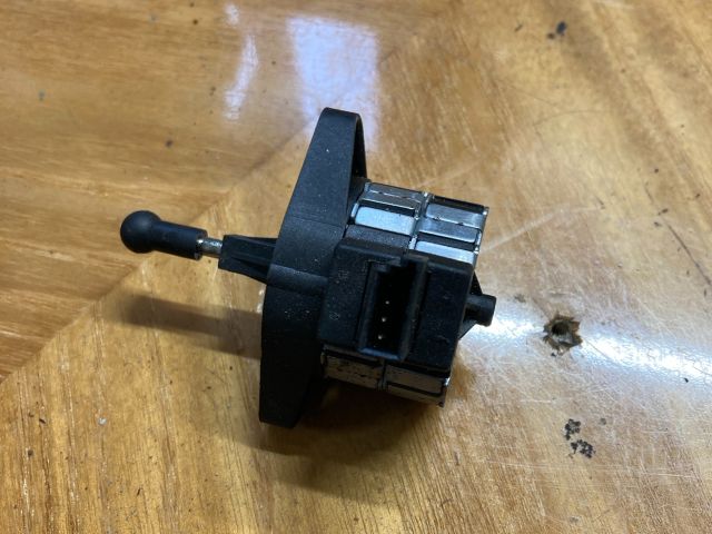 bontott AUDI A6 C5 Fényszórómagasság Állító Motor (Pozíciófüggetlen)