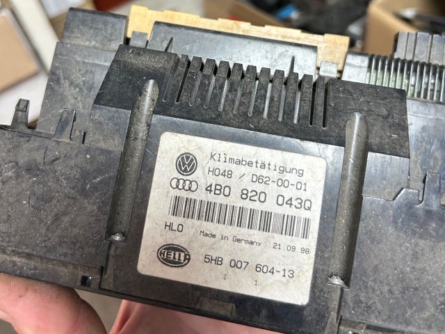 bontott AUDI A6 C5 Fűtéskapcsoló (digit klímás)