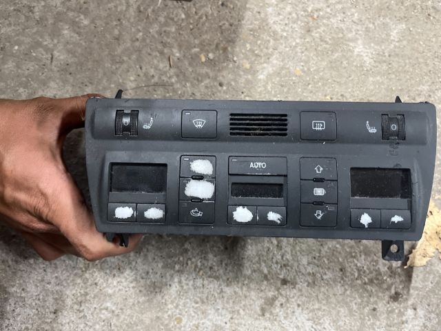 bontott AUDI A6 C5 Fűtéskapcsoló (digit klímás)