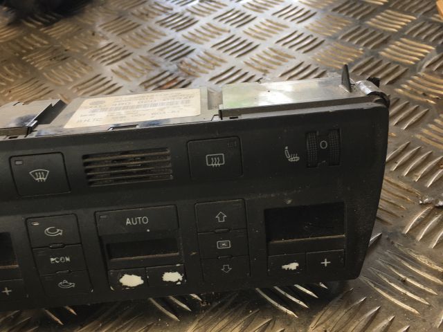 bontott AUDI A6 C5 Fűtéskapcsoló (digit klímás)