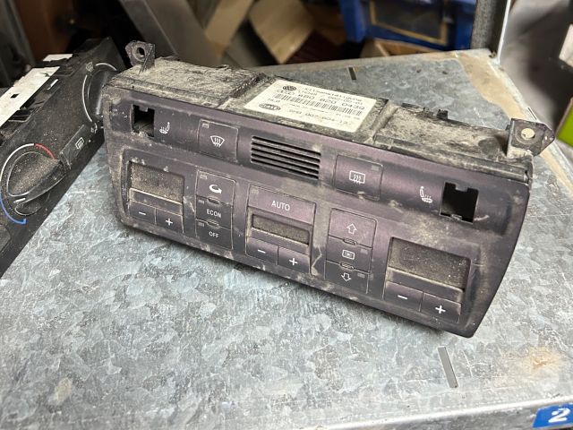 bontott AUDI A6 C5 Fűtéskapcsoló (digit klímás)