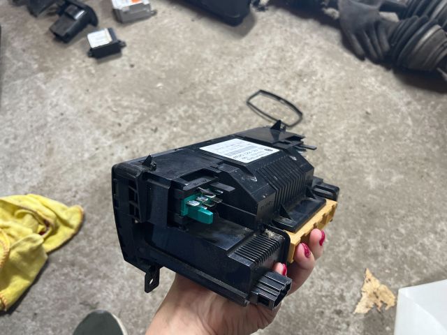 bontott AUDI A6 C5 Fűtéskapcsoló (digit klímás)