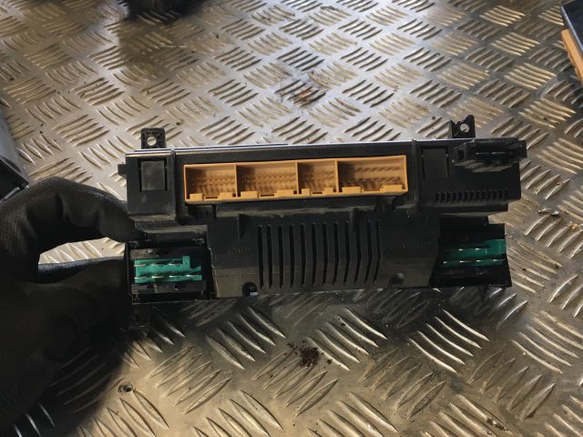 bontott AUDI A6 C5 Fűtéskapcsoló (digit klímás)