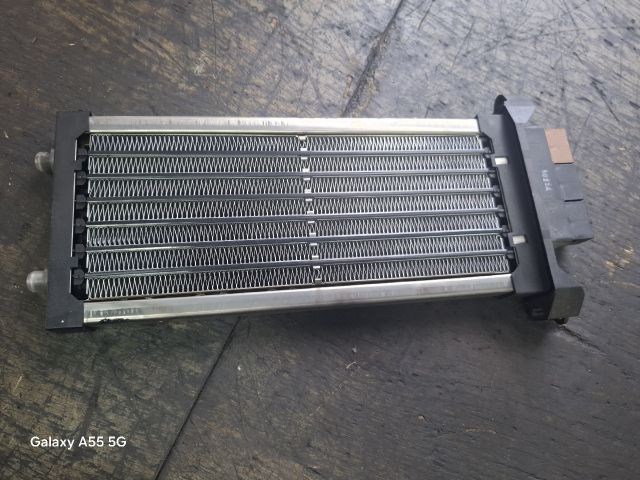 bontott AUDI A6 C5 Fűtőradiátor (Elektromos)