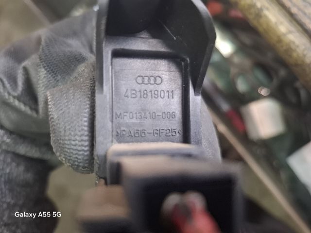 bontott AUDI A6 C5 Fűtőradiátor (Elektromos)