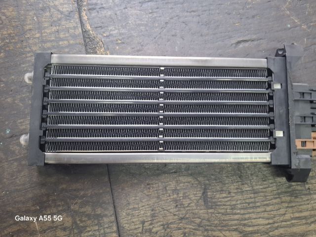 bontott AUDI A6 C5 Fűtőradiátor (Elektromos)