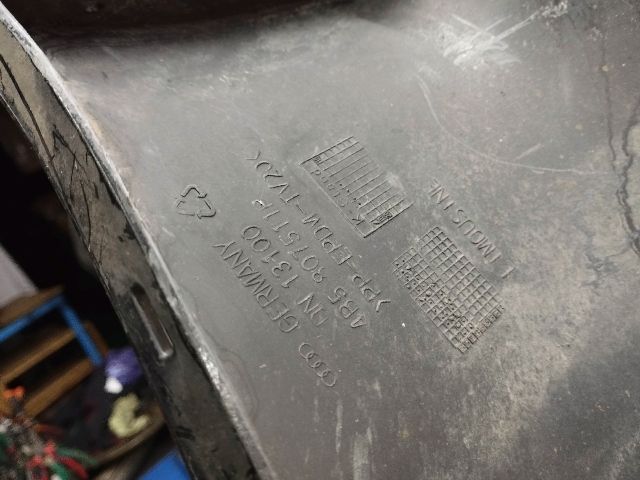 bontott AUDI A6 C5 Hátsó Lökhárító (Üresen)