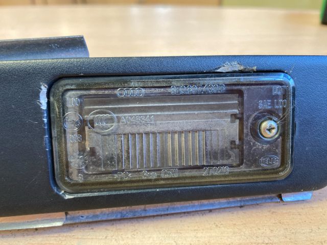 bontott AUDI A6 C5 Hátsó Rendszámtábla Világítás