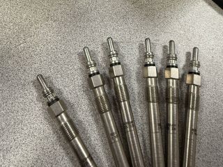 bontott AUDI A6 C5 Izzító/Gyújtó Gyertya