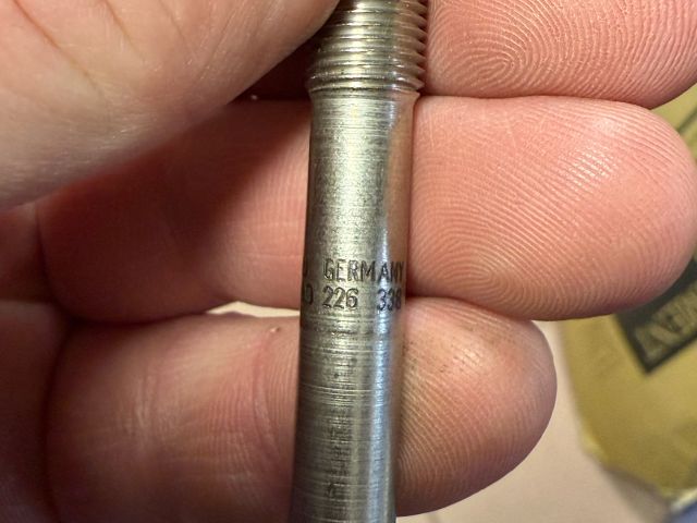 bontott AUDI A6 C5 Izzító/Gyújtó Gyertya