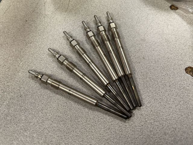 bontott AUDI A6 C5 Izzító/Gyújtó Gyertya