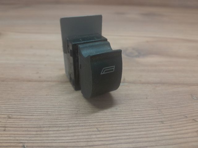 bontott AUDI A6 C5 Jobb első Ablakemelő Kapcsoló