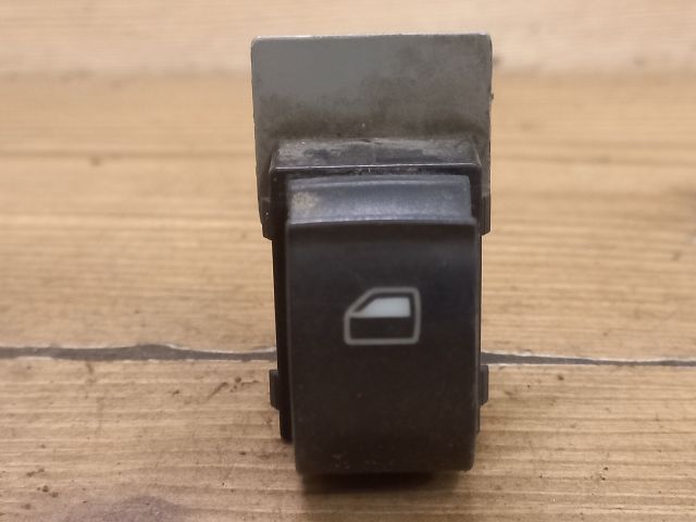 bontott AUDI A6 C5 Jobb első Ablakemelő Kapcsoló