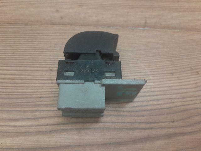 bontott AUDI A6 C5 Jobb első Ablakemelő Kapcsoló