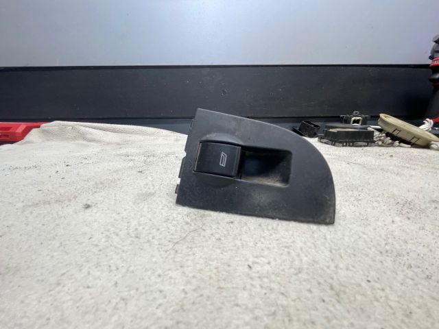 bontott AUDI A6 C5 Jobb első Ablakemelő Kapcsoló