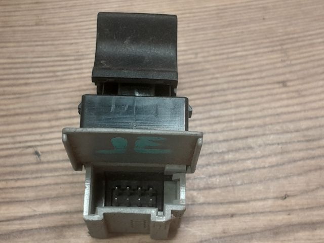 bontott AUDI A6 C5 Jobb első Ablakemelő Kapcsoló