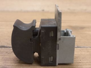 bontott AUDI A6 C5 Jobb első Ablakemelő Kapcsoló